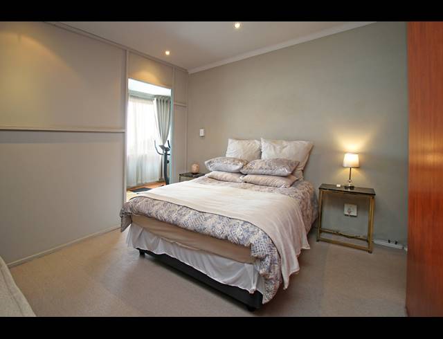 2 BEDROOM APARTMENT FOR SALE IN HOUGHTON ESTATE
